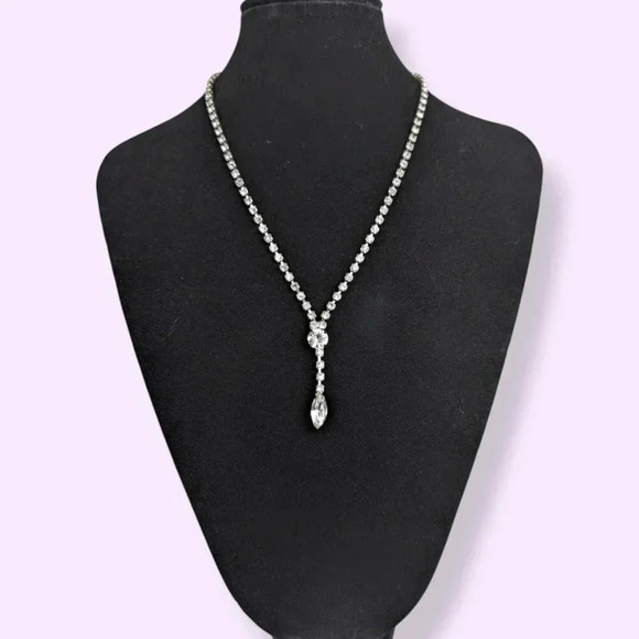 (2/$20) Vintage Rhinestone Lariat Necklace - Picture 2 of 6